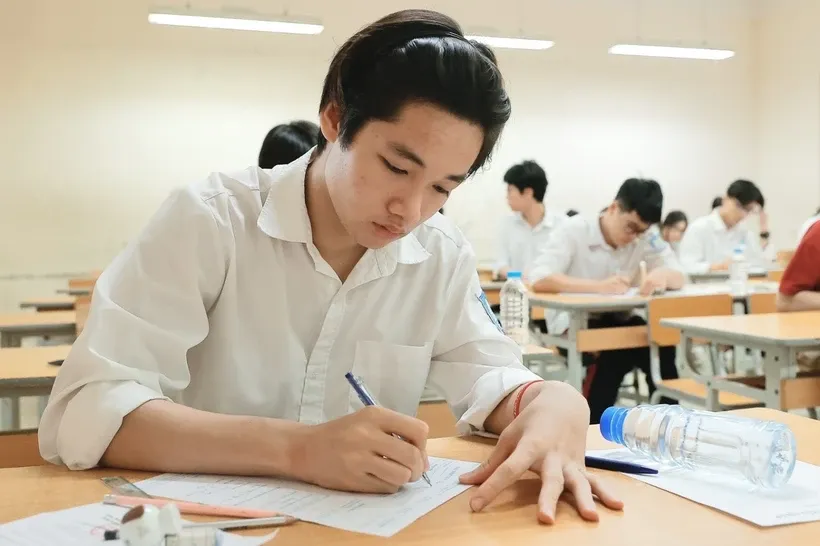 Thí sinh dự thi Tốt nghiệp Trung học phổ thông năm 2024. Ảnh: TTXVN.