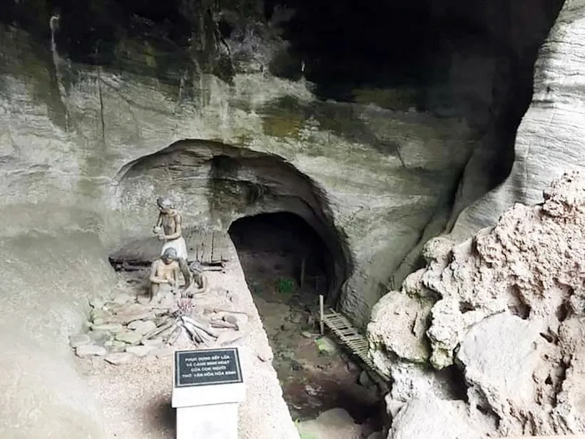 Khu Di tích Quốc gia Hang Xóm Trại. Ảnh Tư liệu.