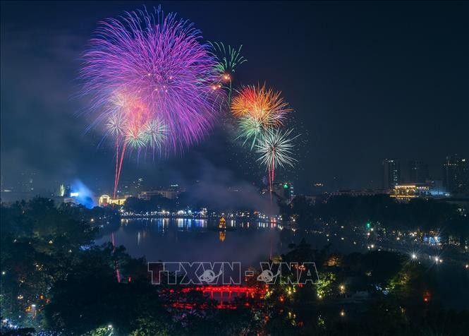 Các địa phương tổ chức bắn pháo hoa chào đón năm mới Ất Tỵ 2025