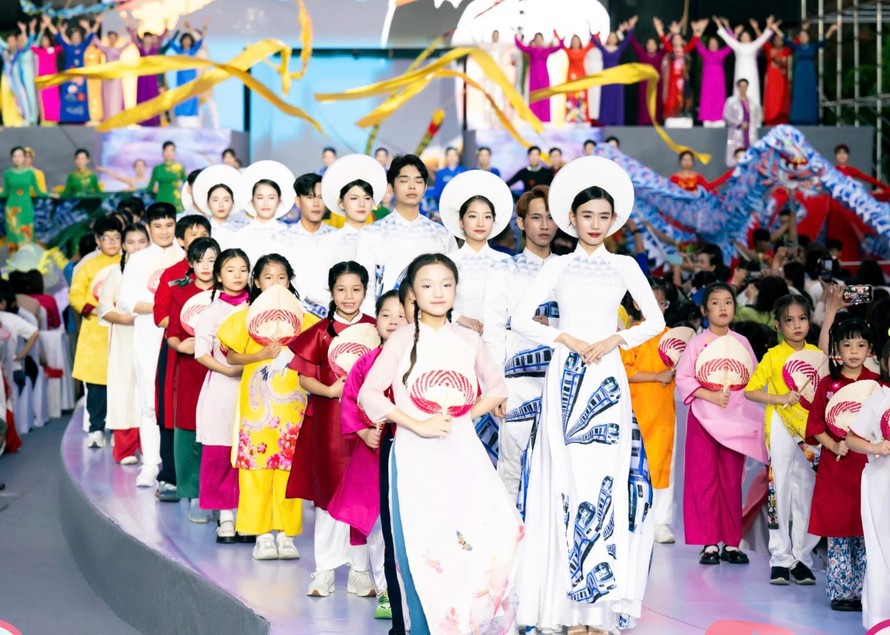 Lễ hội Áo dài TP Hồ Chí Minh góp phần lan tỏa và tình yêu với áo dài trong cộng đồng. 