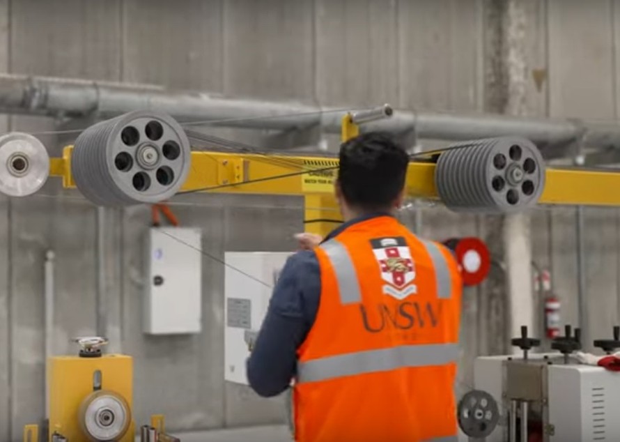 Nhà máy in 3D siêu nhỏ biến rác thải nhựa thành sản phẩm mới. Ảnh: Đại học New South Wales.