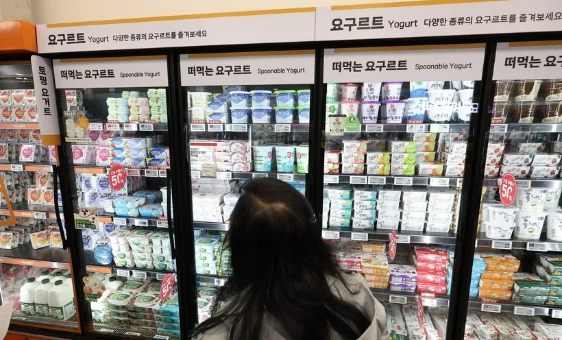 Thực phẩm được bày bán tại siêu thị ở Seoul, Hàn Quốc. Ảnh: Yonhap/TTXVN.