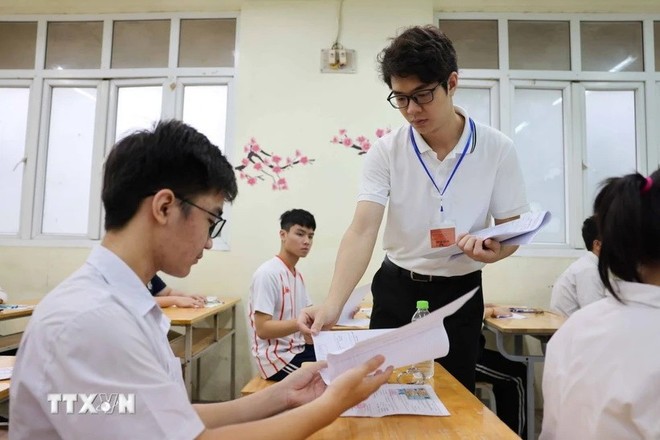 Thí sinh dự thi vào lớp 10. Ảnh: TTXVN.