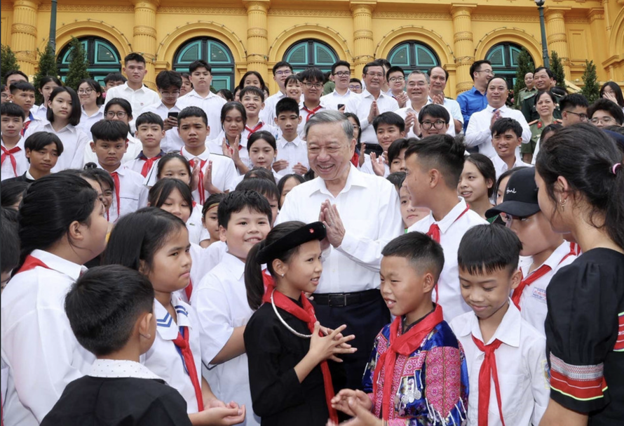 Tổng Bí thư Tô Lâm khẳng định rằng học tập là chìa khoá quan trọng để nâng cao dân trí, thúc đẩy sự phát triển kinh tế - xã hội.