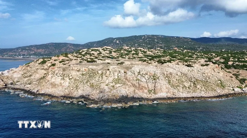 Công viên đá nằm bên bờ biển Vườn quốc gia Núi Chúa thuộc Khu Dự trữ sinh quyển Núi Chúa ở xã Vĩnh Hải. Ảnh: Nguyễn Thành/TTXVN.