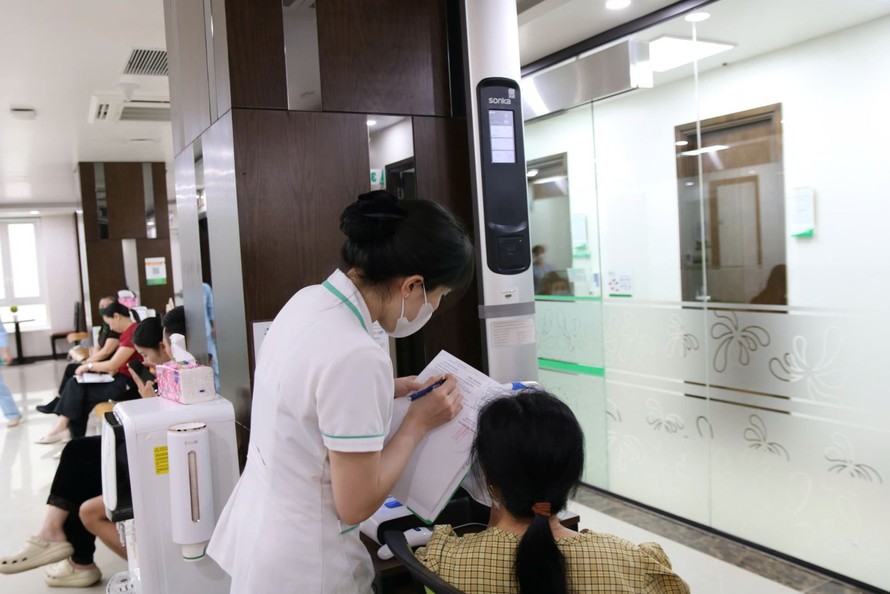 Đảm bảo công tác khám bệnh cho người dân.