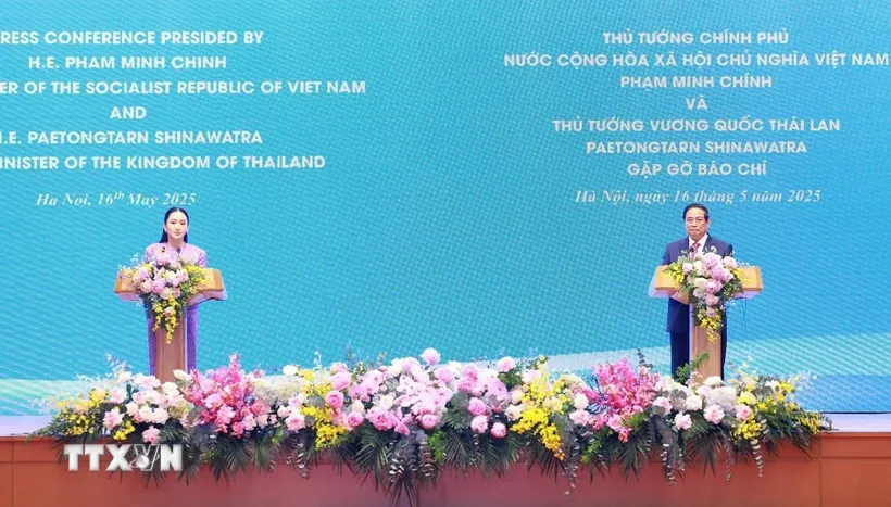 Thủ tướng Phạm Minh Chính và Thủ tướng Thái Lan Paetongtarn Shinawatra công bố Việt Nam và Thái Lan nâng cấp quan hệ lên Đối tác Chiến lược Toàn diện. Ảnh: Dương Giang/TTXVN