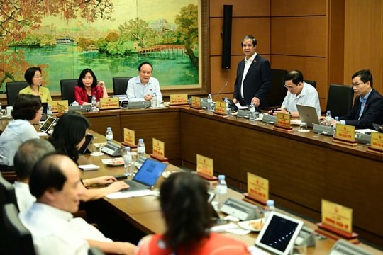 Bộ trưởng Nguyễn Kim Sơn phát biểu.