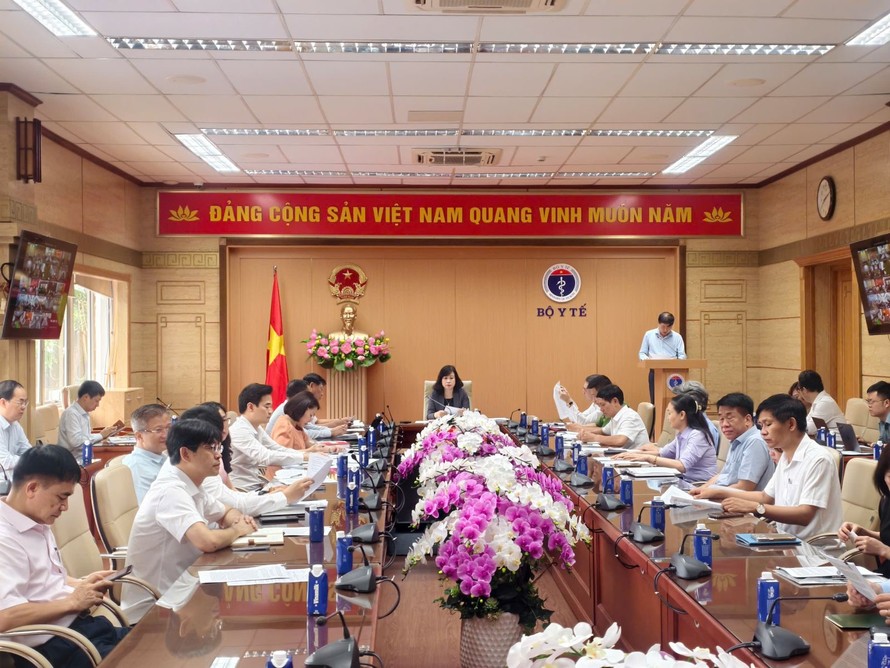  Hội nghị trực tuyến toàn quốc về đánh giá đợt cao điểm đấu tranh chống buôn lậu, gian lận thương mại và hàng giả trong lĩnh vực y tế do Bộ Y tế tổ chức.