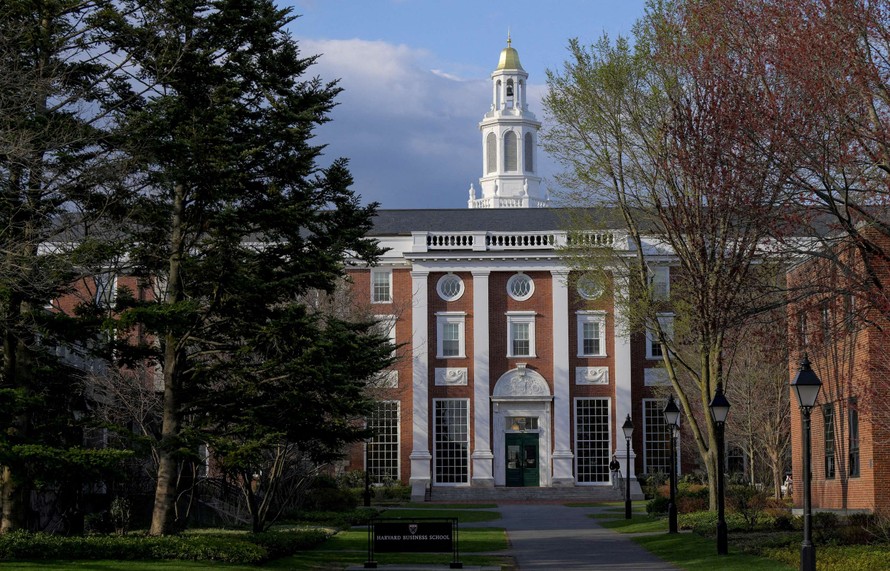 Chính quyền Trump thu hồi quyền tuyển sinh sinh viên quốc tế của ĐH Harvard