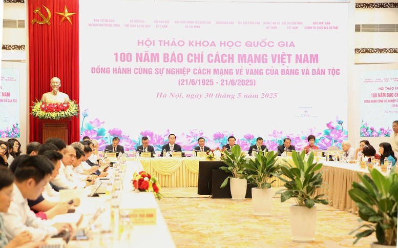 Hội thảo khoa học quốc gia với chủ đề "100 năm Báo chí cách mạng Việt Nam đồng hành cùng sự nghiệp cách mạng vẻ vang của Đảng và dân tộc (21/6/1925 - 21/6/2025)". Ảnh: VGP/Nguyễn Hoàng.