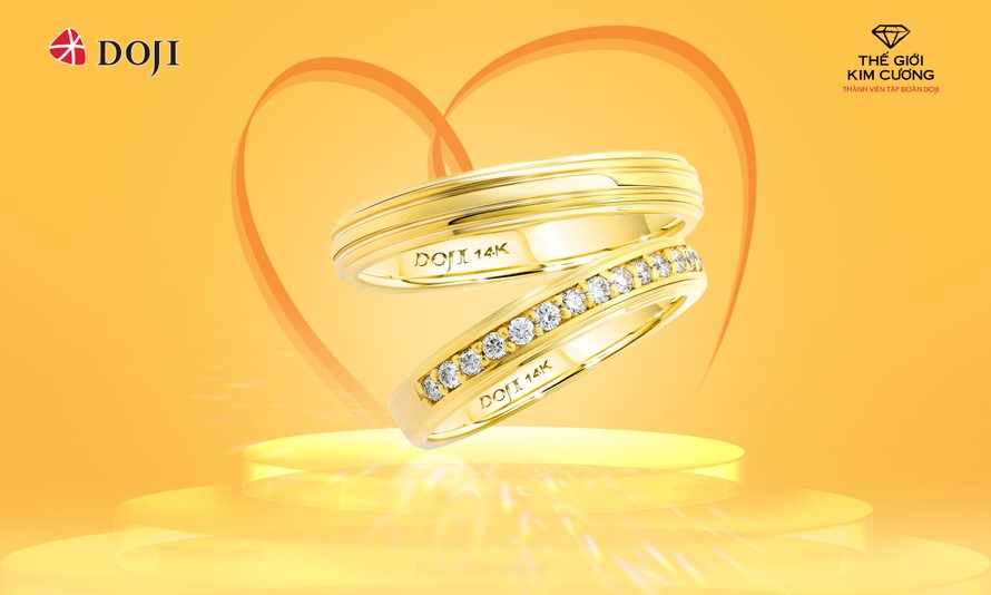 Nhẫn cưới vàng vàng thanh khiết và dịu dàng như ánh nắng đầu hạ.