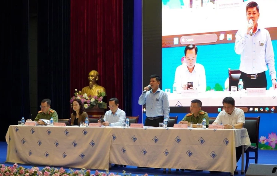 Giải đáp các băn khoăn của cán bộ coi thi. 