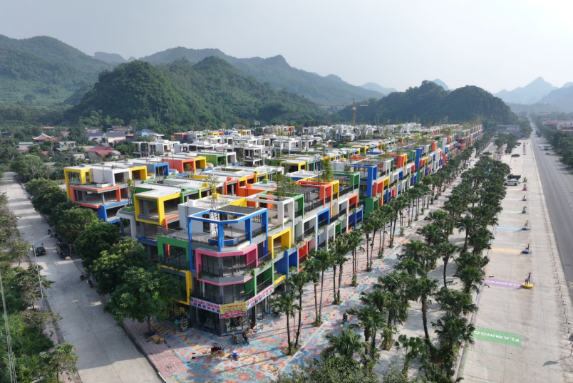 Flamingo Golden Hill sở hữu vị trí chiến lược gần kề các khu công nghiệp lớn với hạ tầng giao thông thuận lợi