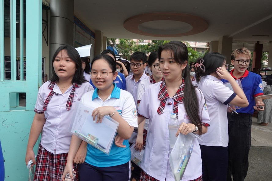 Thi tốt nghiệp THPT 2025: Sẽ không có nhiều điểm cao ở môn Văn theo chương trình mới