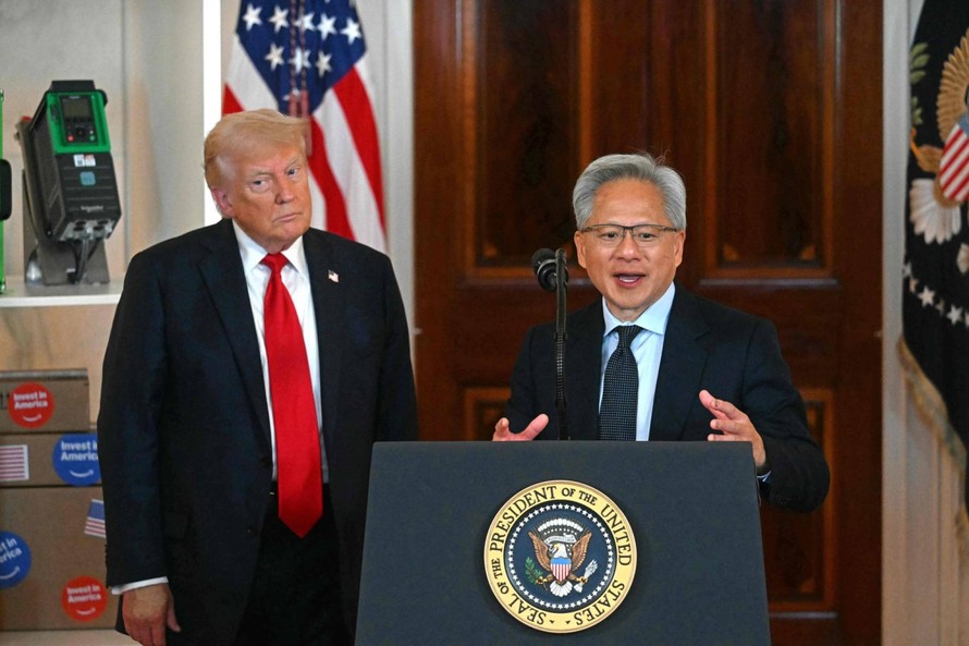 Tổng thống Mỹ Donald Trump và CEO Nvidia Jensen Huang.