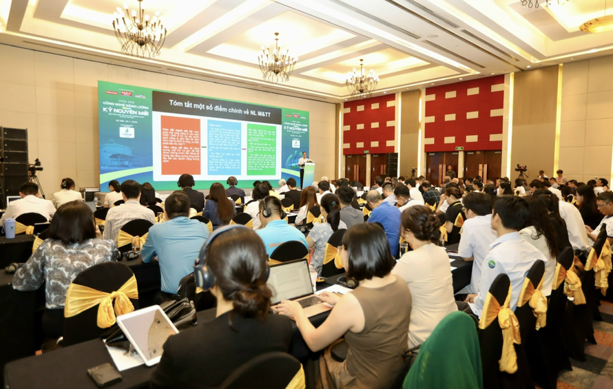 Toàn cảnh diễn đàn.