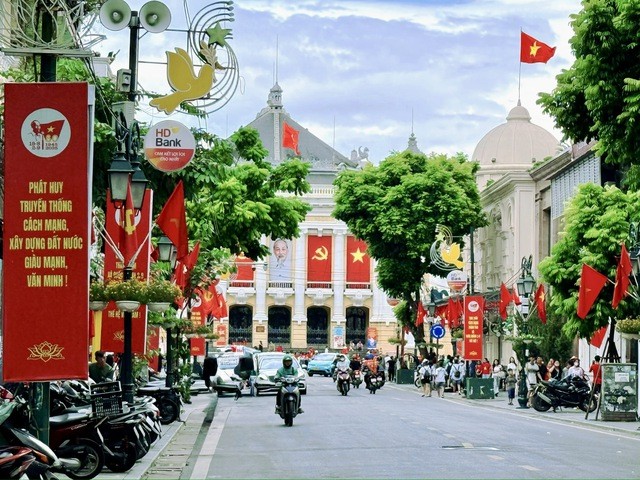 Hà Nội: Cảm xúc dâng trào của người dân Thủ đô trong những ngày Đại lễ