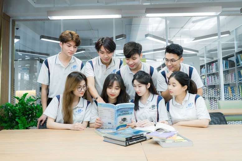 Thực hiện Nghị quyết số 71, Bộ Giáo dục và Đào tạo được giao xây dựng hai đề án lớn.