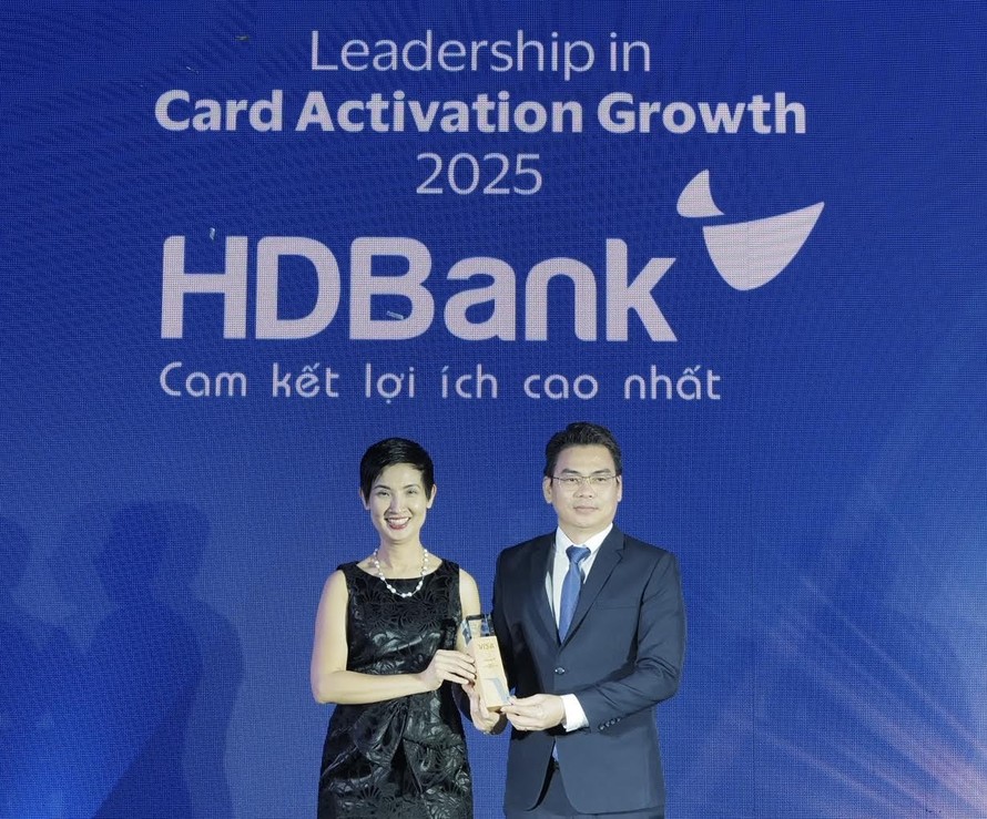 HDBank lập cú đúp giải thưởng Visa 2025, ghi dấu hành trình số hóa toàn diện và nâng tầm trải nghiệm khách hàng.