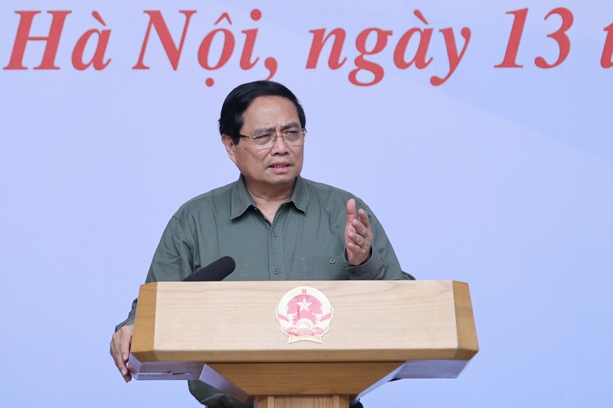 Thủ tướng Phạm Minh Chính chủ trì hội nghị khắc phục hậu quả thiên tai khu vực miền Trung.