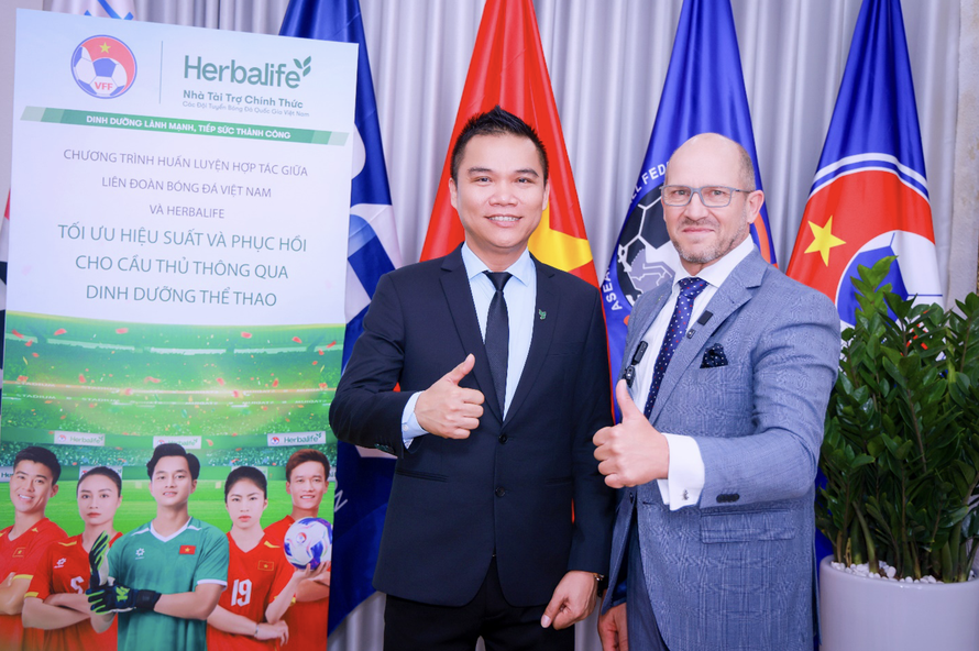 Herbalife Vietnam đồng hành cùng Liên Đoàn Bóng Đá Việt Nam tổ chức buổi đào tạo về dinh dưỡng thể thao nâng cao cho các huấn luyện viên và cầu thủ bóng đá