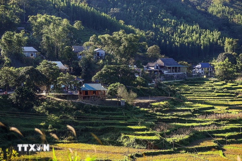 Những xóm làng người Mường bình yên của xã Vân Sơn đang là điểm thu hút đối với nhiều du khách. Ảnh: Trọng Đạt/TTXVN.