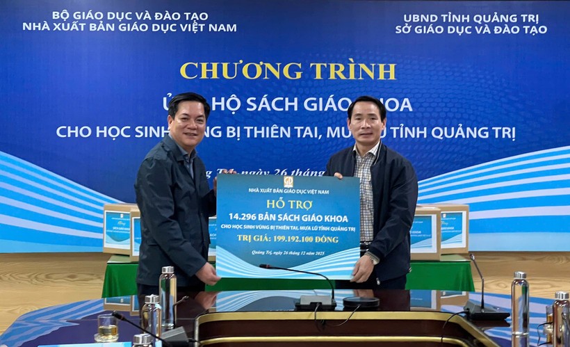 Nhà xuất bản Giáo dục Việt Nam đã trao tặng hơn 14.296 bản sách giáo khoa cho các trường tỉnh Quảng Trị.