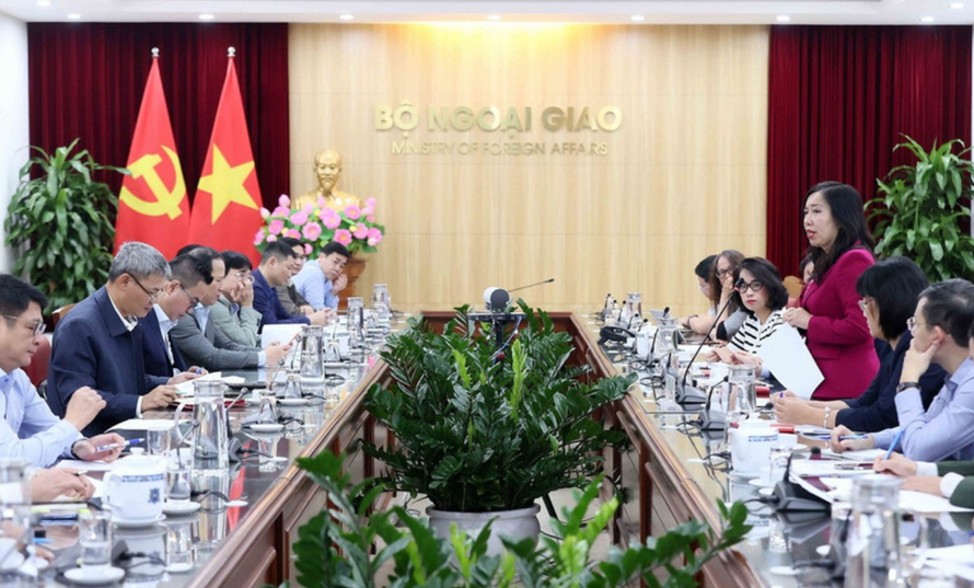 Thứ trưởng Bộ Ngoại giao Lê Thị Thu Hằng, Trưởng Tiểu ban Tuyên truyền và Văn hóa APEC 2027 chủ trì cuộc họp lần 1 của Tiểu ban. 
