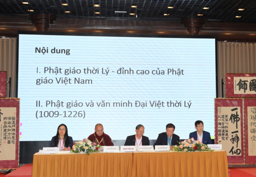 Đoàn chủ trì hội thảo