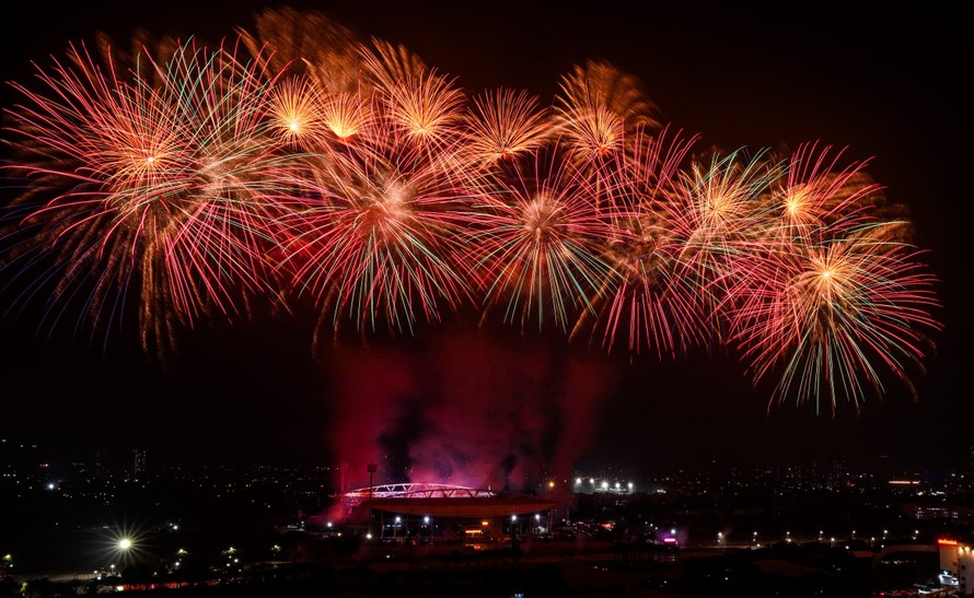 Sơ duyệt pháo hoa nghệ thuật quy mô lớn: Vừa hé lộ đã “đốn tim” người đân Thủ đô