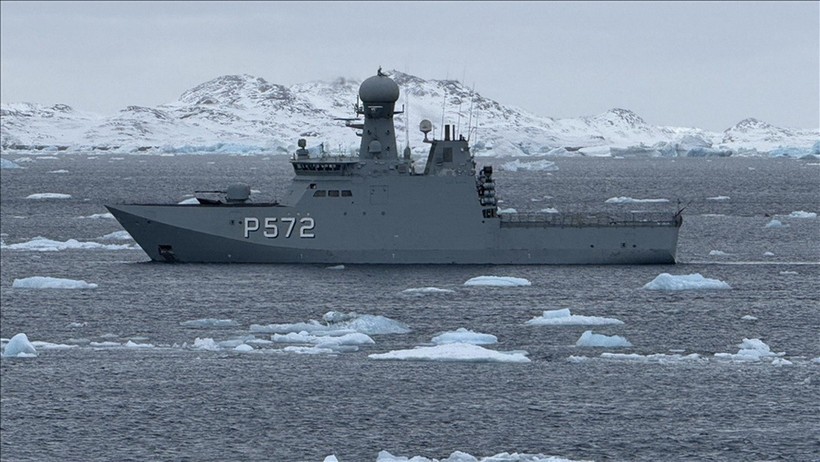 Tàu Hải quân Hoàng gia Đan Mạch tuần tra quanh đảo Greenland ngày 16/3/2025