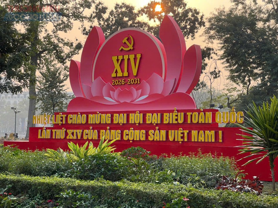 Thủ đô Hà Nội rực rỡ chào mừng Đại hội XIV của Đảng 