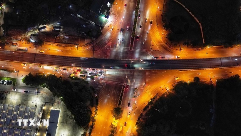 Tại nút giao thông cầu vượt Cổ Linh. 