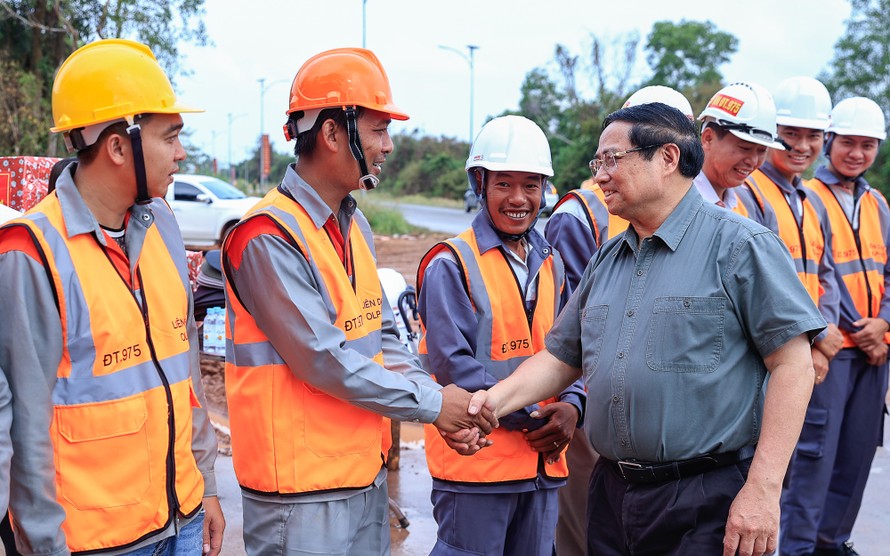 Thủ tướng đôn đốc thực hiện các dự án phục vụ Hội nghị APEC 2027