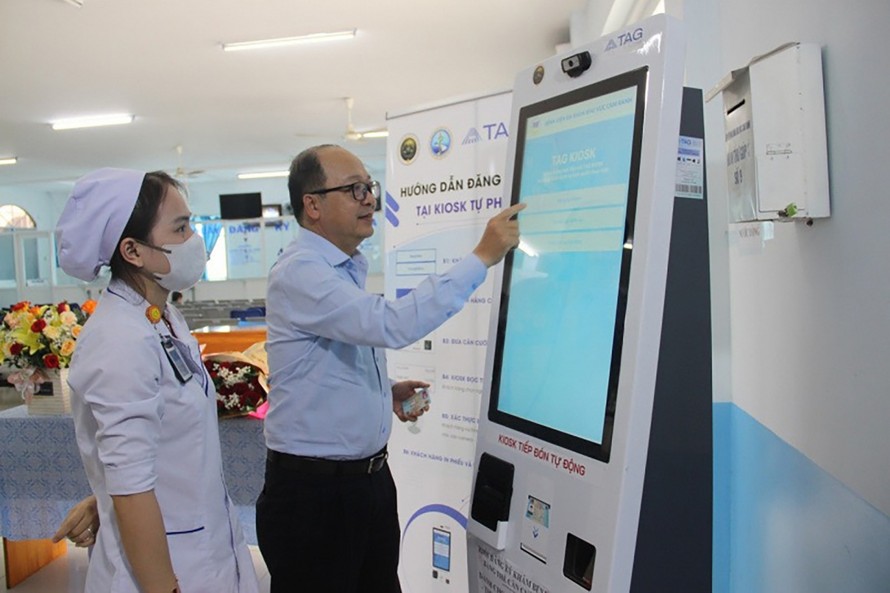 TP HCM: Không giới hạn phân bổ thẻ BHYT cho 168 trạm y tế phường, xã, đặc khu​