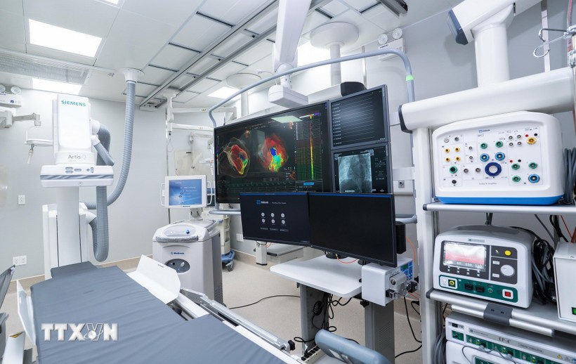 Hệ thống thông tim can thiệp hiện đại tại Bệnh viện Chợ Rẫy. Ảnh: Đinh Hằng/TTXVN.