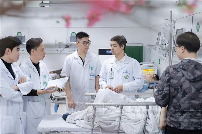 Bộ Y tế yêu cầu các bệnh viện trung ương, Sở Y tế các tỉnh, thành phố và y tế ngành tăng cường công tác cấp cứu, khám chữa bệnh trong toàn bộ thời gian nghỉ Tết Nguyên đán Bính Ngọ 2026. Ảnh: Minh Quyết/TTXVN.