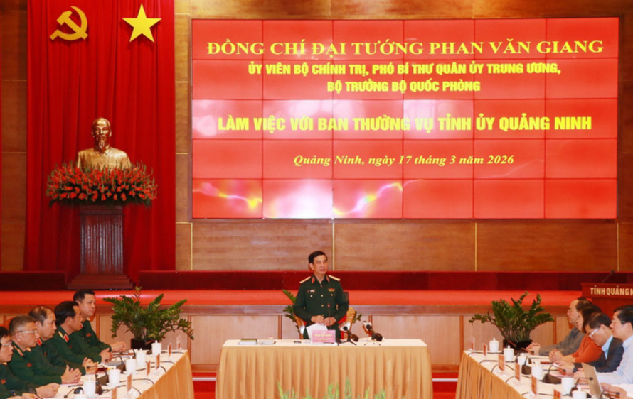 Đại tướng, Bộ trưởng Quốc phòng Phan Văn Giang làm việc với Ban Thường vụ Tỉnh ủy Quảng Ninh