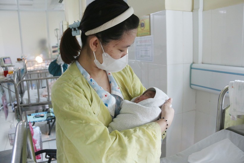 Dự báo, nếu mức sinh tiếp tục giảm thấp, đến năm 2036 Việt Nam sẽ kết thúc thời kỳ dân số vàng.