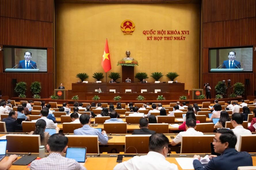 Quang cảnh phiên họp