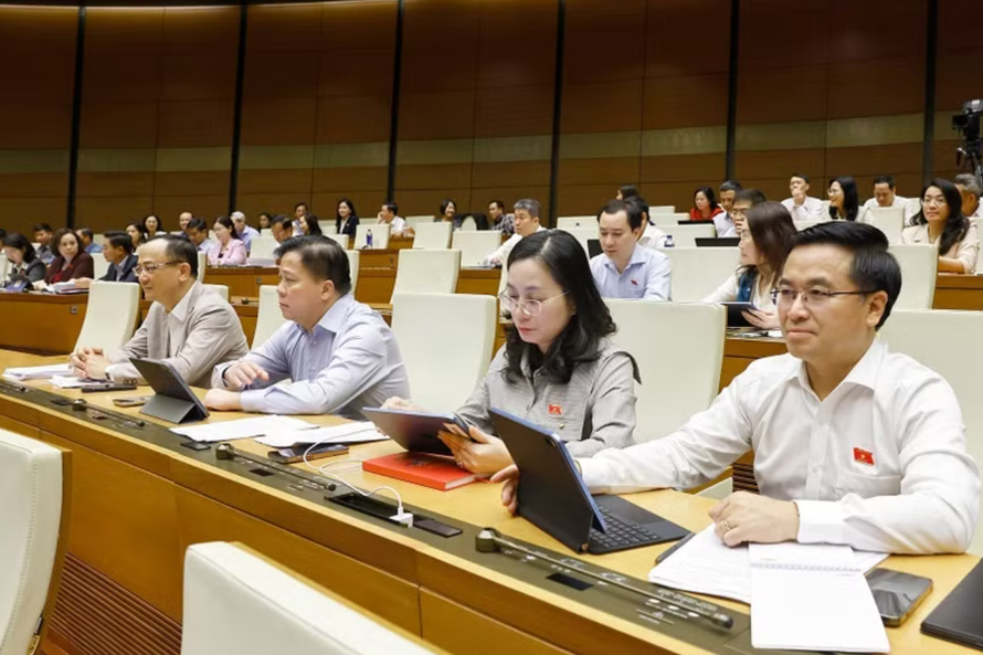 Đoàn đại biểu Quốc hội Thành phố Hải Phòng dự phiên họp.