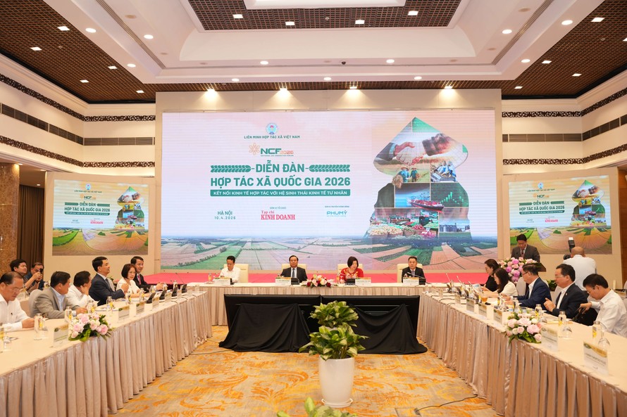 Toàn cảnh diễn đàn.