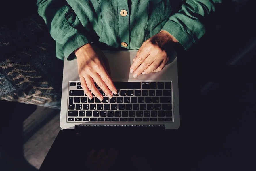 Khi AI lấy đi việc làm, “vết sẹo” để lại không chỉ là thất nghiệp