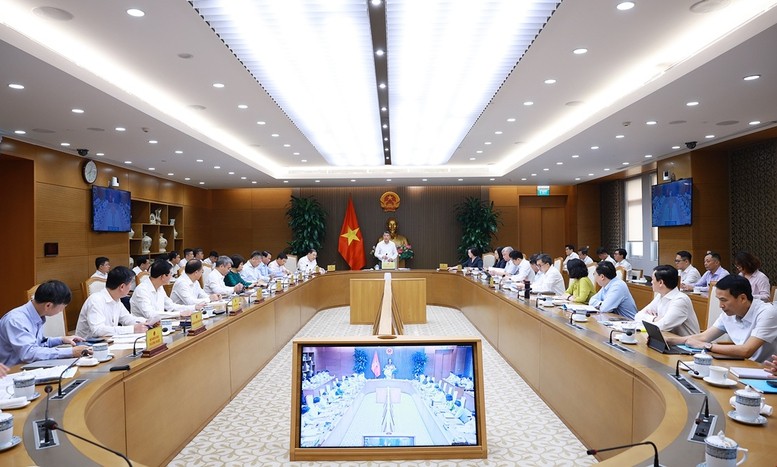 Thủ tướng Chính phủ Lê Minh Hưng chủ trì cuộc làm việc với Bộ Y tế về tình hình triển khai các nhiệm vụ được giao của Bộ Y tế. Ảnh: VGP/Nhật Bắc.