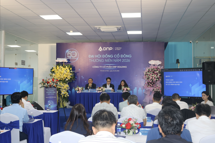 Toàn cảnh phiên họp Đại hội đồng cổ đông của DNP Holding năm 2026.