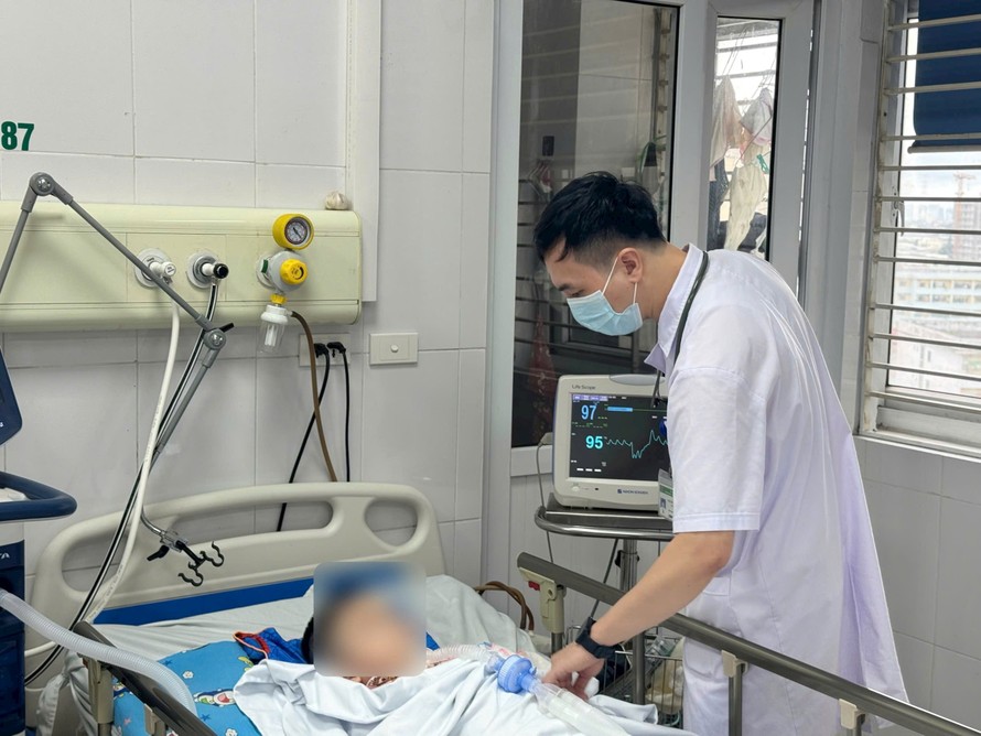 Bác sĩ cảnh báo nguy cơ nhiễm khuẩn huyết trên nền thủy đậu