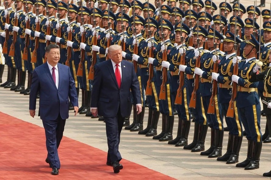 Chủ tịch Trung Quốc Tập Cận Bình và Tổng thống Mỹ Donald Trump trong lễ đón ở Bắc Kinh ngày 14/5/2026.