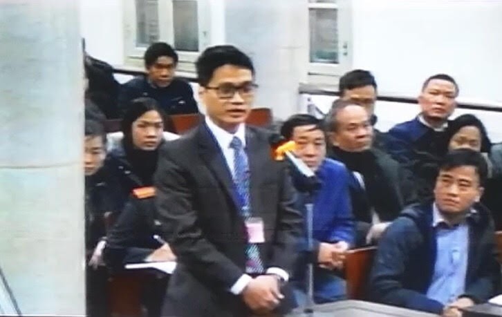 Điều tra viên được triệu tập đến Tòa