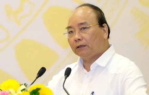 Thủ tướng Nguyễn Xuân Phúc phát biểu tại hội nghị sáng 19/5